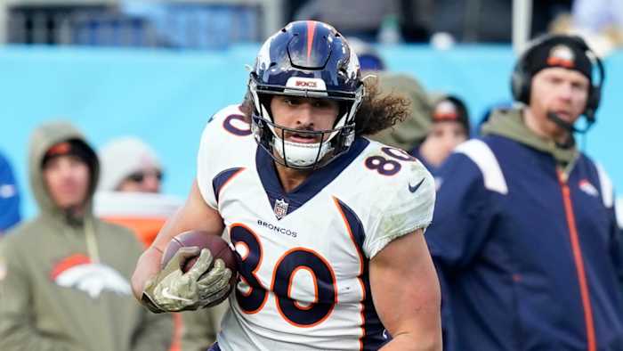 Denver Broncos Greg Dulcich 2022 vs Titans